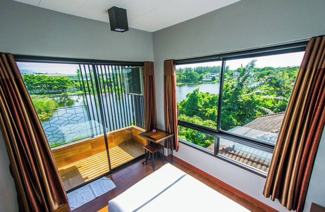 Hotel Near BKK airport, Family friendly, Good View & Quite Place, Nice & Clean.