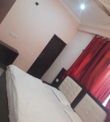 Hotel O 80831B The Royal Galaxy