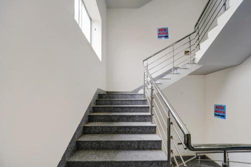 Hotel O Gangotri Inn