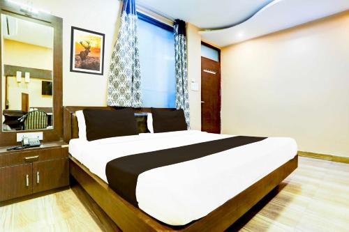 Hotel O Maharaja Bada Gwalior