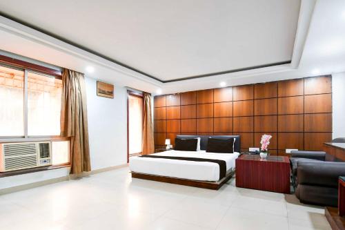 Hotel O Shanti Bhawan Bank More