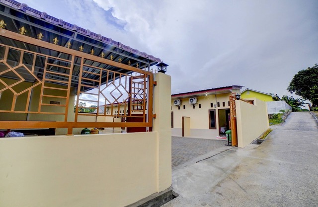 Hotel O Shine Guest House Syariah