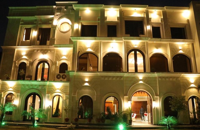 Hotel Pushap Palace
