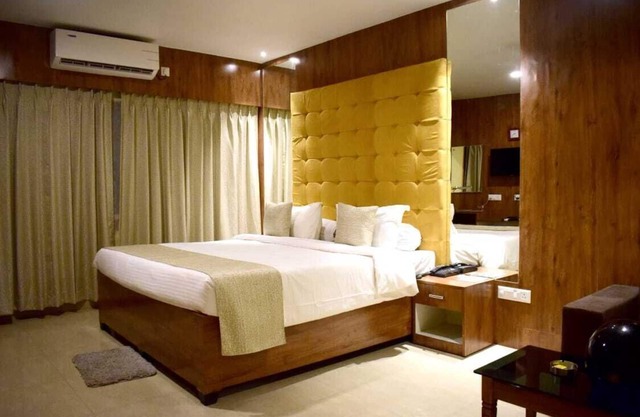 Hotel Radhika Regency