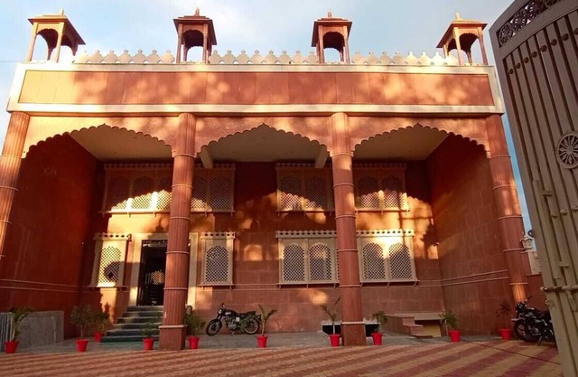 Hotel Rajwada Palace