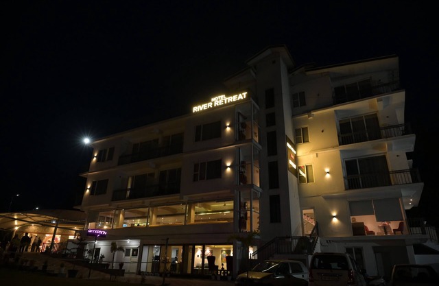 Hotel River Retreat