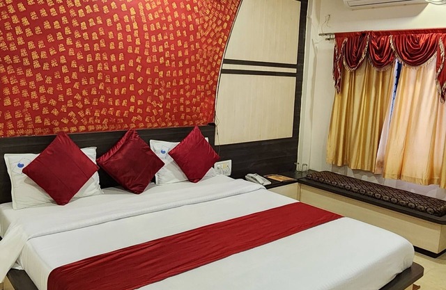 Hotel Satpura Safari