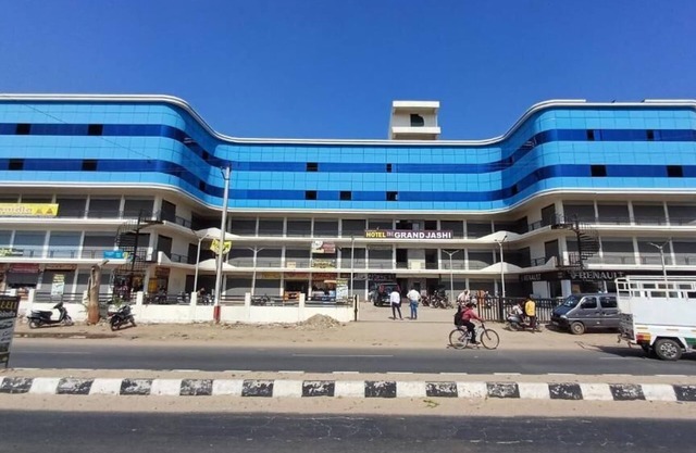 Hotel The Grand Jashi Residency