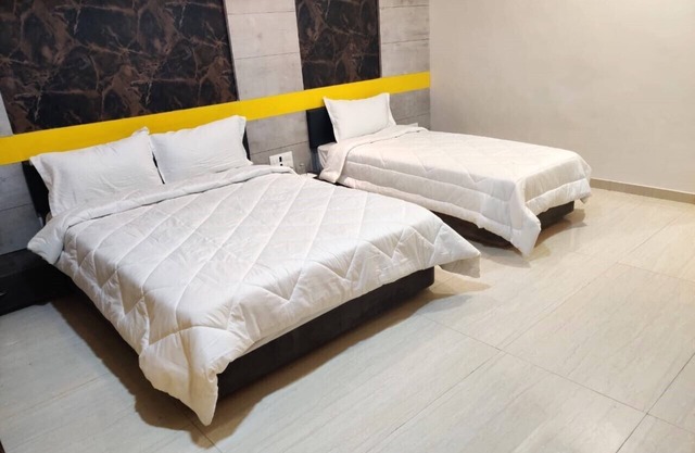 Hotel The Grand Takshak