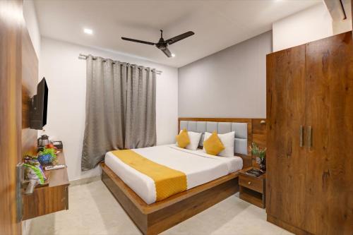 Hotel Travana Stay at Pitampura