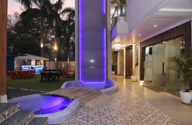 Hotel Vatika Palace Narmadapuram