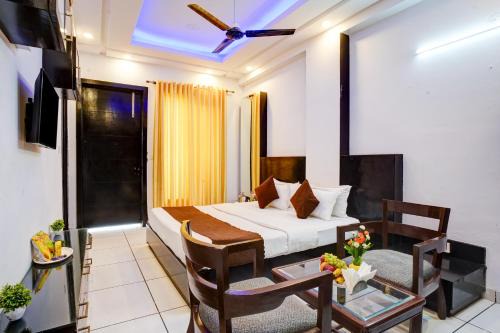 Hotel White House - Vasundhara