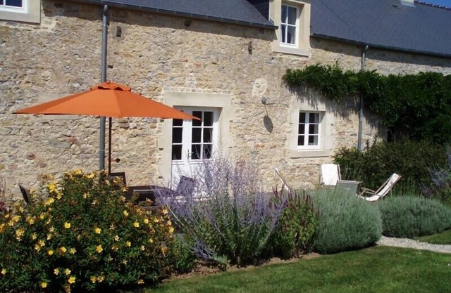House 20 mn from the beaches, 7 people, neat decoration, fully equipped