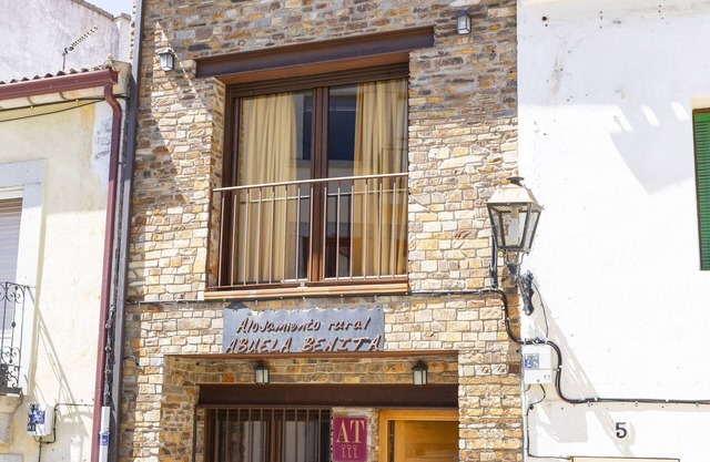 HOUSE ABUELA BENITA 1 WITH HAB. DOUBLES and BATH