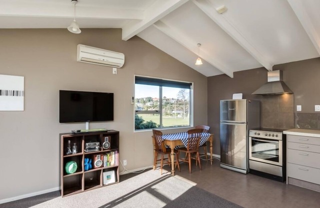 House by the park with free high-speed wifi