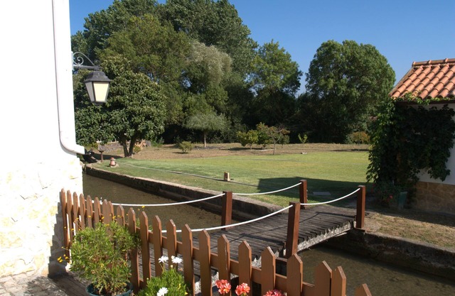 House by the river, quiet area, close to mountains, beaches and towns and walks