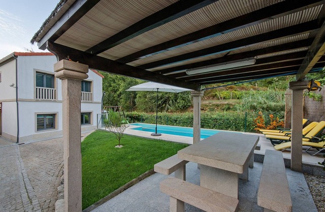 - House Cevidade - Agritourism - Rural Tourism - with pool