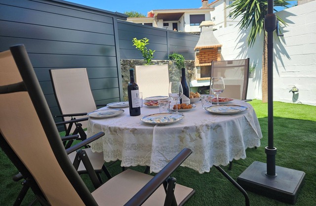 House chalet in playa América/patos