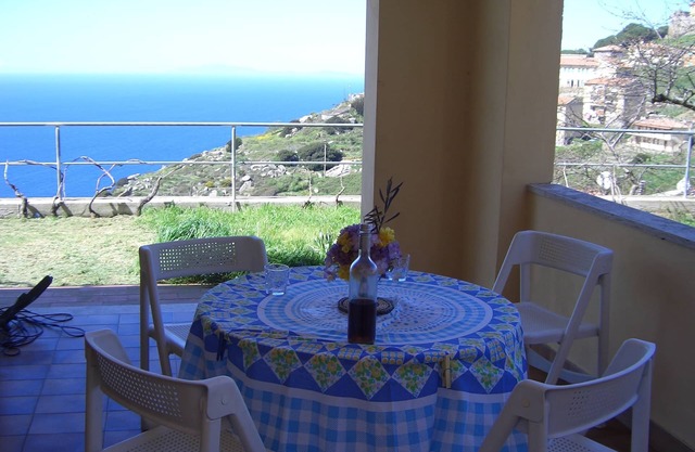 House ground floor with garden and terrace of spectacular views