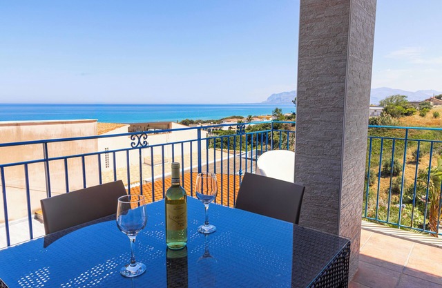 HOUSE IN A TYPICAL VILLA 200 METERS FROM THE SEA WIFI CAR RENTAL