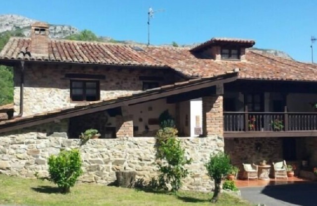 House in Concejo de Llanes (Asturias). Very well equipped. Well communicated. 6 pax
