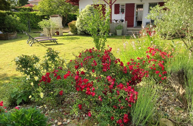 HOUSE IN LA TESTE DE BUCH WITH LARGE GARDEN, TWO WIFI BIKES