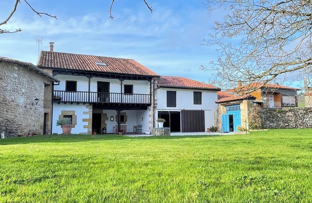 HOUSE LOS NOGALES DE IBIO