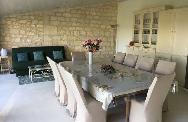 House of Jade. First floor, 7 km from Cordes sur Ciel, 20 km from ALbi.