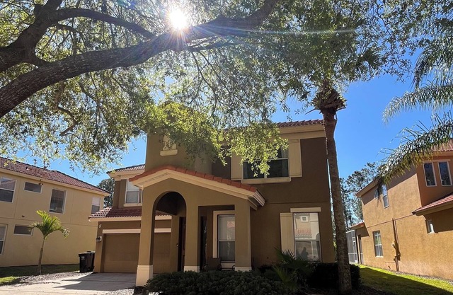 House of Suites-Huge Villa. Conserv views,summer kitchen,S-Facing Deck by Disney
