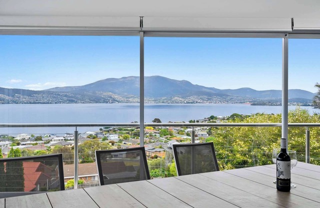 "House on the Hillside" with City Views Sleeps 12