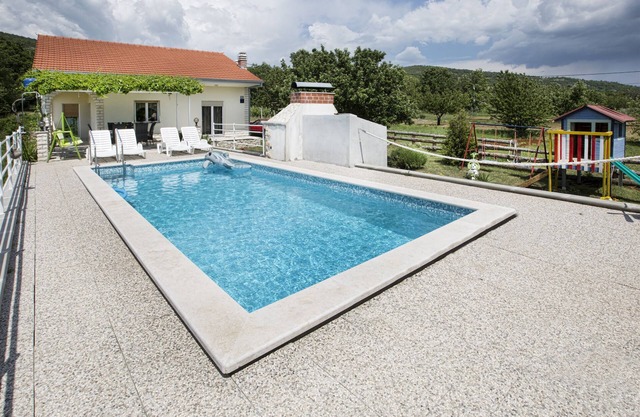 House Stjepan (19681-K1) - Krušvar