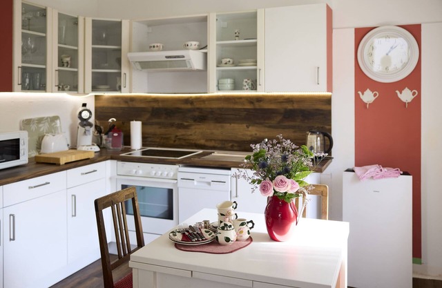 House Tourneur, vacation apartment with fireplace, 75 sqm