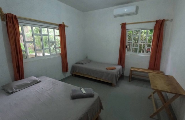 HOUSE WITH ALL SERVICES (2 ROOMS), LOCATED IN BARRA DE LA CRUZ "BARRADISE"