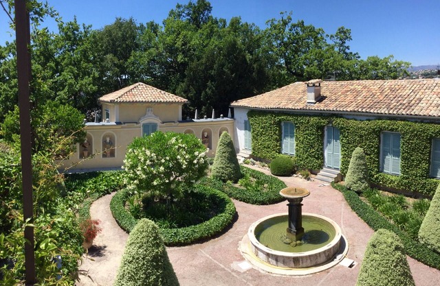 House with character with outstanding views. 5 to 9 persons