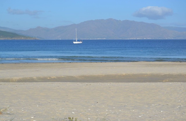 House with direct access to Finisterre beach