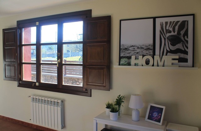 House with heated pool and beautiful glazed porch