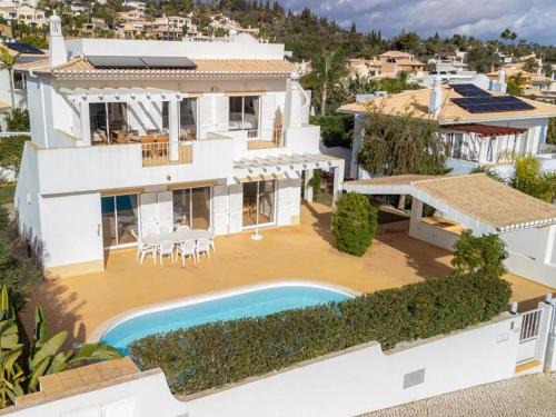 House with garden and private pool