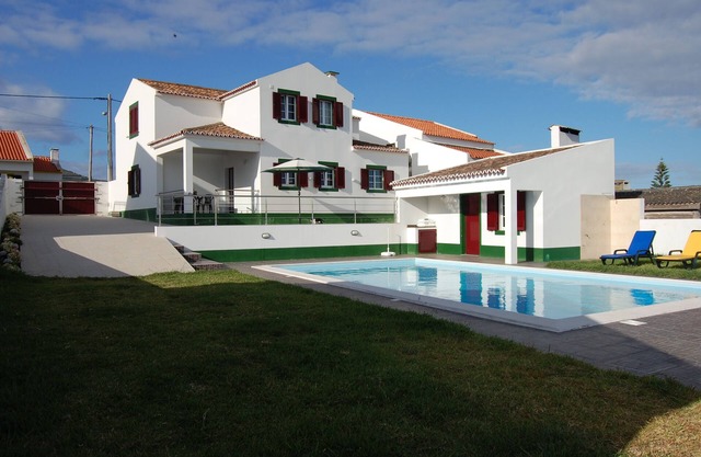 House with garden and pool