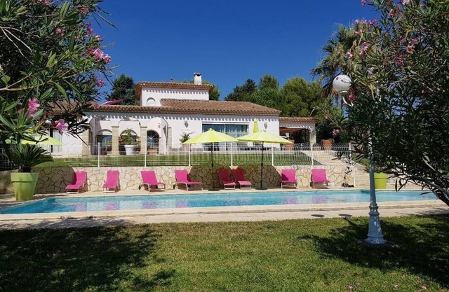 House with pool near the sea