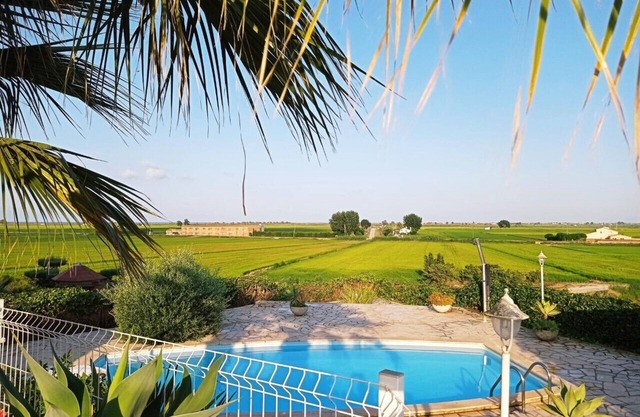 House with private pool and barbecue