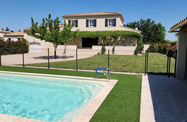 House with secure swimming pool