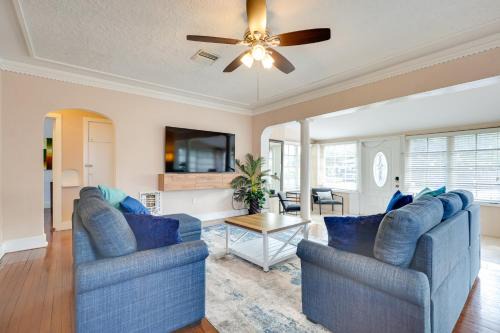 House with Shared Pool Access 4 Mi to Beaches!