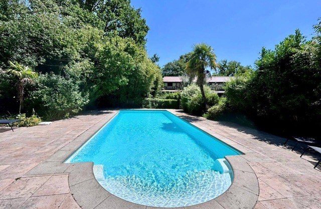 HOUSE WITH SWIMMING POOL IN BOUTIGNY (FORET DE RAMBOUILLET)