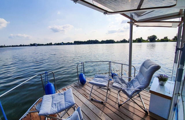 Houseboat FIONA for 4 people in Berlin-Schmöckwitz