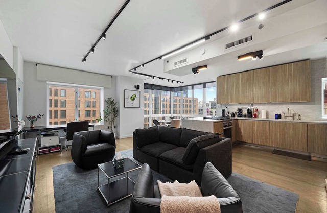 Houston by Rove Travel | Patio & Shared Rooftop