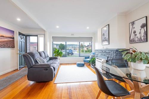 Howrah Breeze - All-Season Retreat by Beach & Park