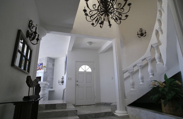Huge 5 Bedroom 5 bath with awesome view of surf point