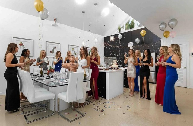 Huge Mansion, Game Room, Heated Pool, City view Rooftop, Walk to Las Olas
