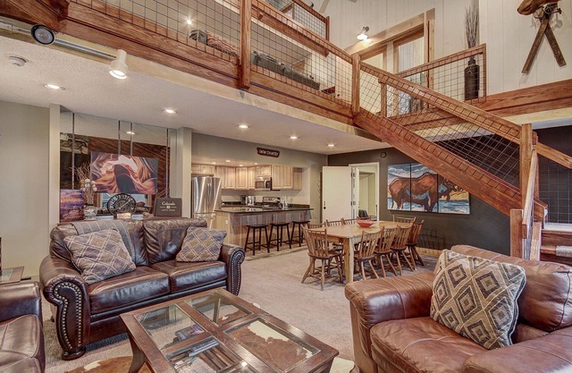 Huge Ski-in/ski-out Condo! Dog Friendly, Great For Large Groups! CM416