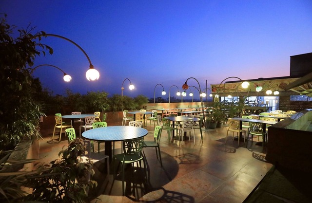 Humming Bird Hotel & Banquet